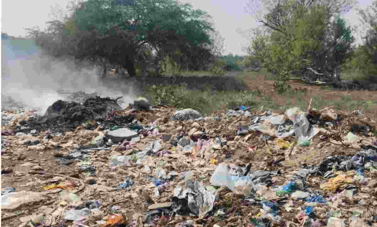 కాలుష్య కోరల్లో ఏటికొప్పాక కళాకారులు..