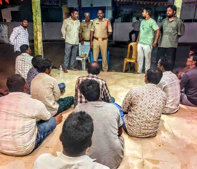 మత్తు పదార్థాలకు దూరంగా ఉండాలి: ఎస్సై దినకర్..!