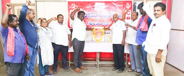 దేశం గర్వించదగ్గ ఉద్యమ నాయకుడు చండ్ర రాజేశ్వరరావు.