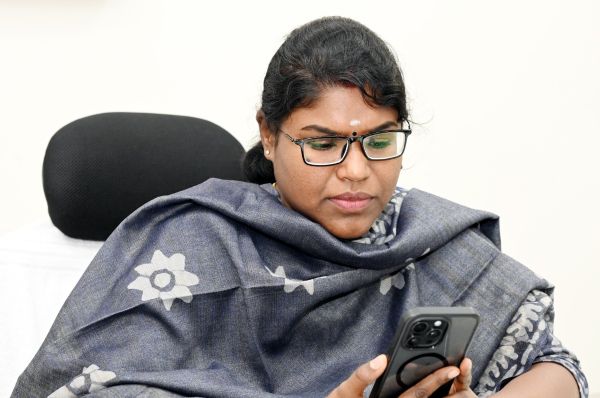 ఏలూరు,జిల్లాలో జనగణన కార్యక్రమంను వెంటనే పూర్తిచేయాలి కె. వెట్రిసెల్వి