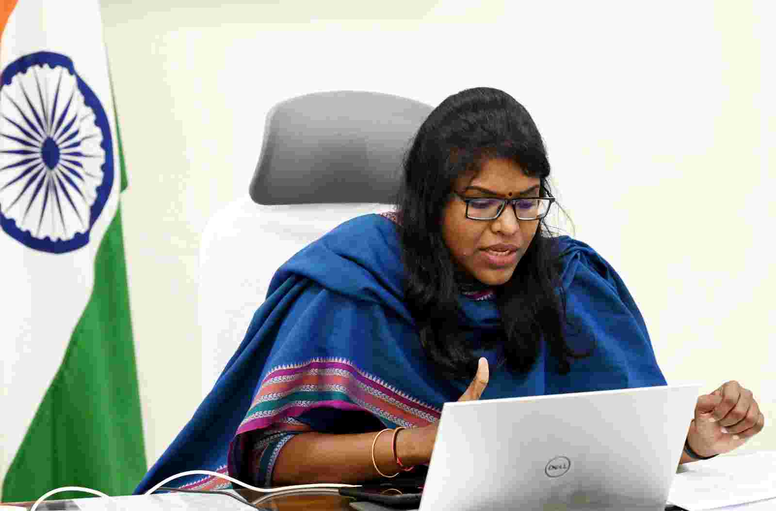 ఏప్రిల్ నెలలో 4108 పట్టాదార్ పాస్ పుస్తకాలు పంపిణీ, ఏలూరు  జిల్లా కలెక్టర్ కె. వెట్రిసెల్వి..