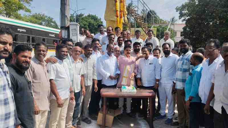 మహానేత డాక్టర్ వైఎస్ రాజశేఖర్ రెడ్డి జయంతి వేడుకలు..!