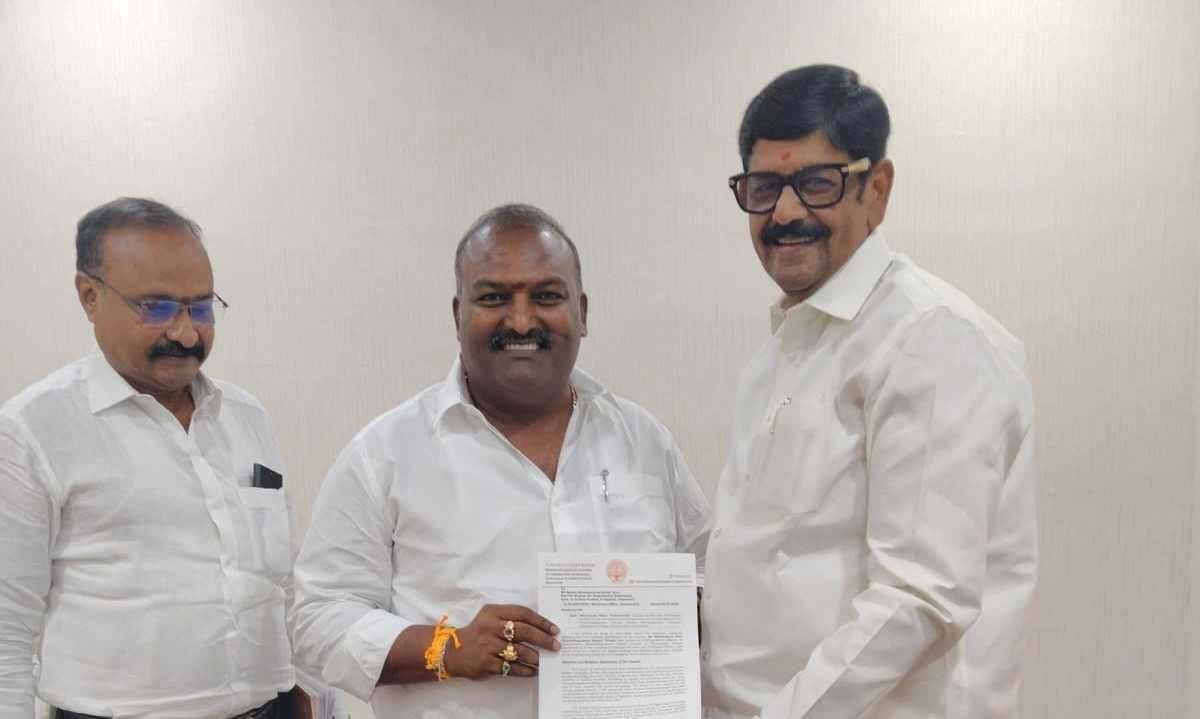 ఎలమంచిలి నియోజకవర్గ ఆలయాల అభివృద్ధికి మంత్రికి ఎమ్మెల్యే వినతి