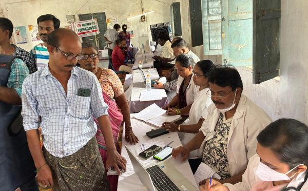 ఏటికొప్పాక హస్తకళాకారుల ఆరోగ్యానికి ప్రభుత్వ అండ,ప్రత్యేక వైద్య శిబిరం ఏర్పాటు..