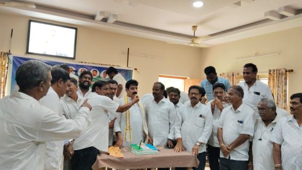 ఘనంగా మాజీ శాసనసభ్యులు యూ వి.రమణమూర్తి రాజు 75వ జన్మదిన వేడుకలు