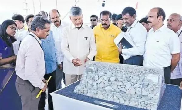 పోలవరం ప్రాజెక్ట్ పనుల పురోగతిపై సీఎం చంద్రబాబు క్షేత్రస్థాయి పరిశీలన.