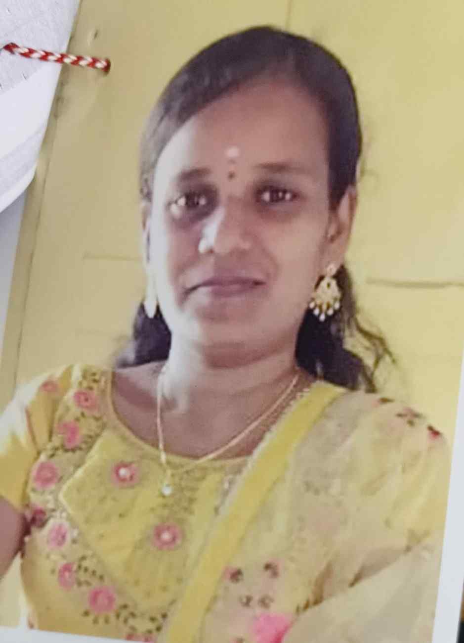 యలమంచిలిలో కలకలం: చిన్నారిని తీసుకుని అదృశ్యమైన వివాహిత.. గాలింపు చేపట్టిన పోలీసులు