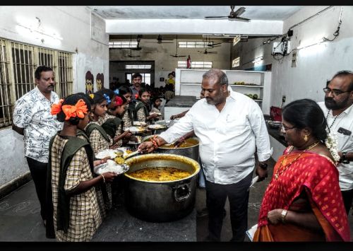 కొక్కిరాపల్లి  గురుకుల పాఠశాలలో ఎమ్మెల్యే ఆకస్మిక తనిఖీ..!!!
