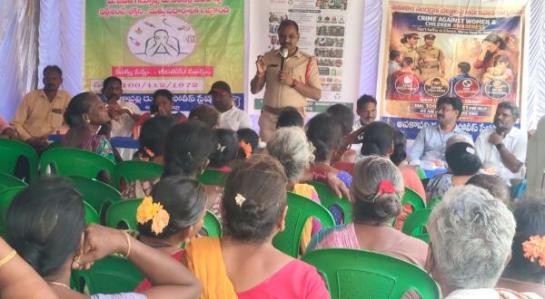 మార్టూరు గ్రామంలో అనకాపల్లి రూరల్ పోలీస్ వారు అవగాహన కార్యక్రమం