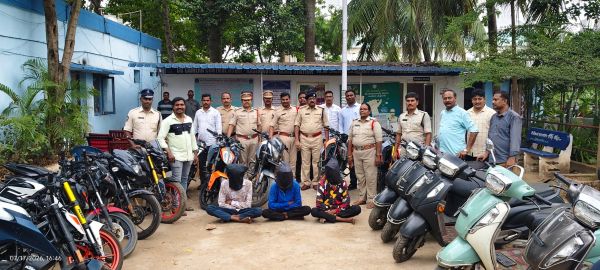 ద్విచక్ర వాహనాల దొంగతనాల రాకెట్ ను ఛేదించిన కసింకోట పోలీసులు..
