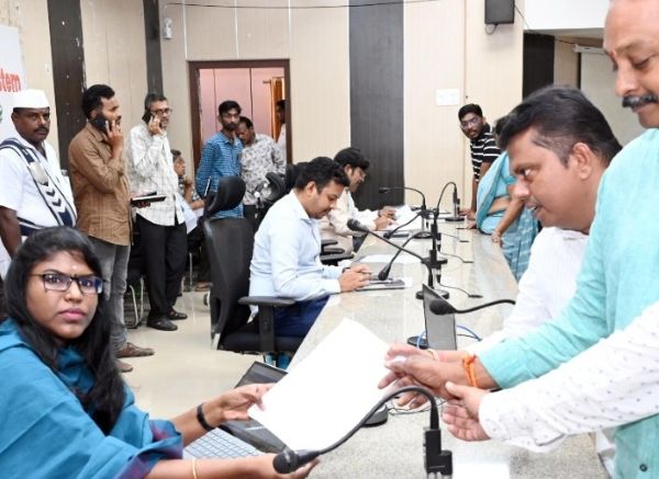 ప్రజలకు మెరుగైన రవాణా: విద్యుత్ బస్సులపై ఆర్టీసీకే పూర్తి బాధ్యతలు ఇవ్వాలి..