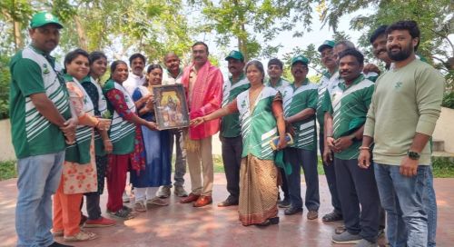 అనకాపల్లిలో గ్రీన్ క్లబ్ ఆధ్వర్యంలో పక్షుల సంరక్షణకు ప్రత్యేక ఏర్పాట్లు..