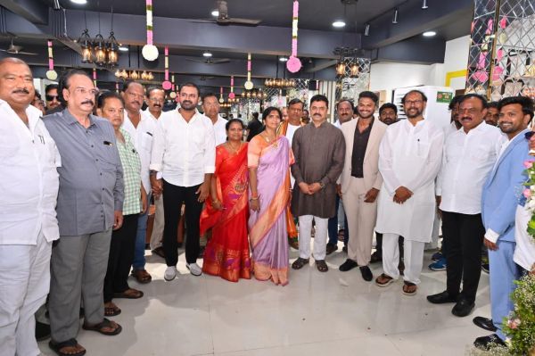 అనకాపల్లిలో ఘనంగా హోమ్ కంఫర్ట్స్ నూతన షోరూం ప్రారంభోత్సవం..