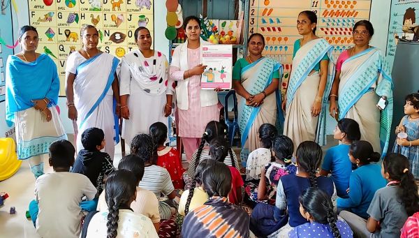 ఏటికొప్పాక అంగన్‌వాడీ కేంద్రంలో కిషోర్ వికాస.భద్రత కార్యక్రమం..!
