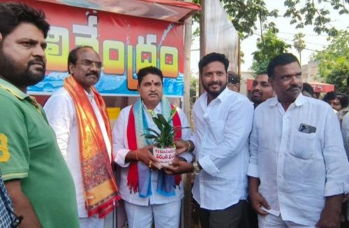 బాటసారులకు దాహార్తిని తీర్చడం అభినందనీయం..బడేటి చంటి, రెడ్డి అప్పల నాయుడు..