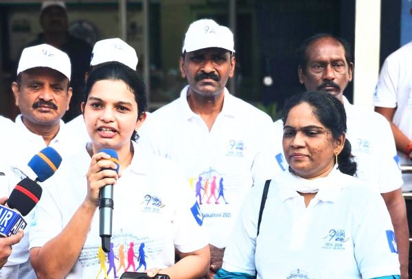 రేడియో వింటూ విజ్ఞానం, వినోదం అందిపుచ్చుకున్నా - జిల్లా జాయింట్ కలెక్టర్ జి. విద్యాధరి