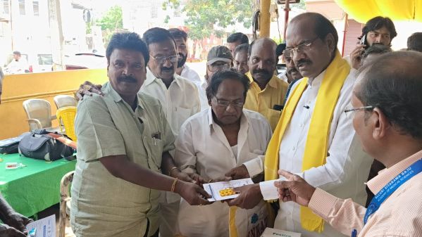 స్ఫూర్తిదాయక సేవలపై, ప్రత్యేక దృష్టి  బడేటి చంటి...