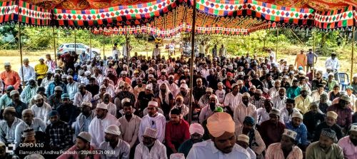భక్తి శ్రద్ధలతో ముస్లిం సోదరులు రంజాన్ వేడుకలు ఘనంగా నిర్వహించారు.