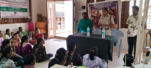 సైబర్ వలల పట్ల అప్రమత్తత అవసరం:(ఆన్‌లైన్ మోసాలు)