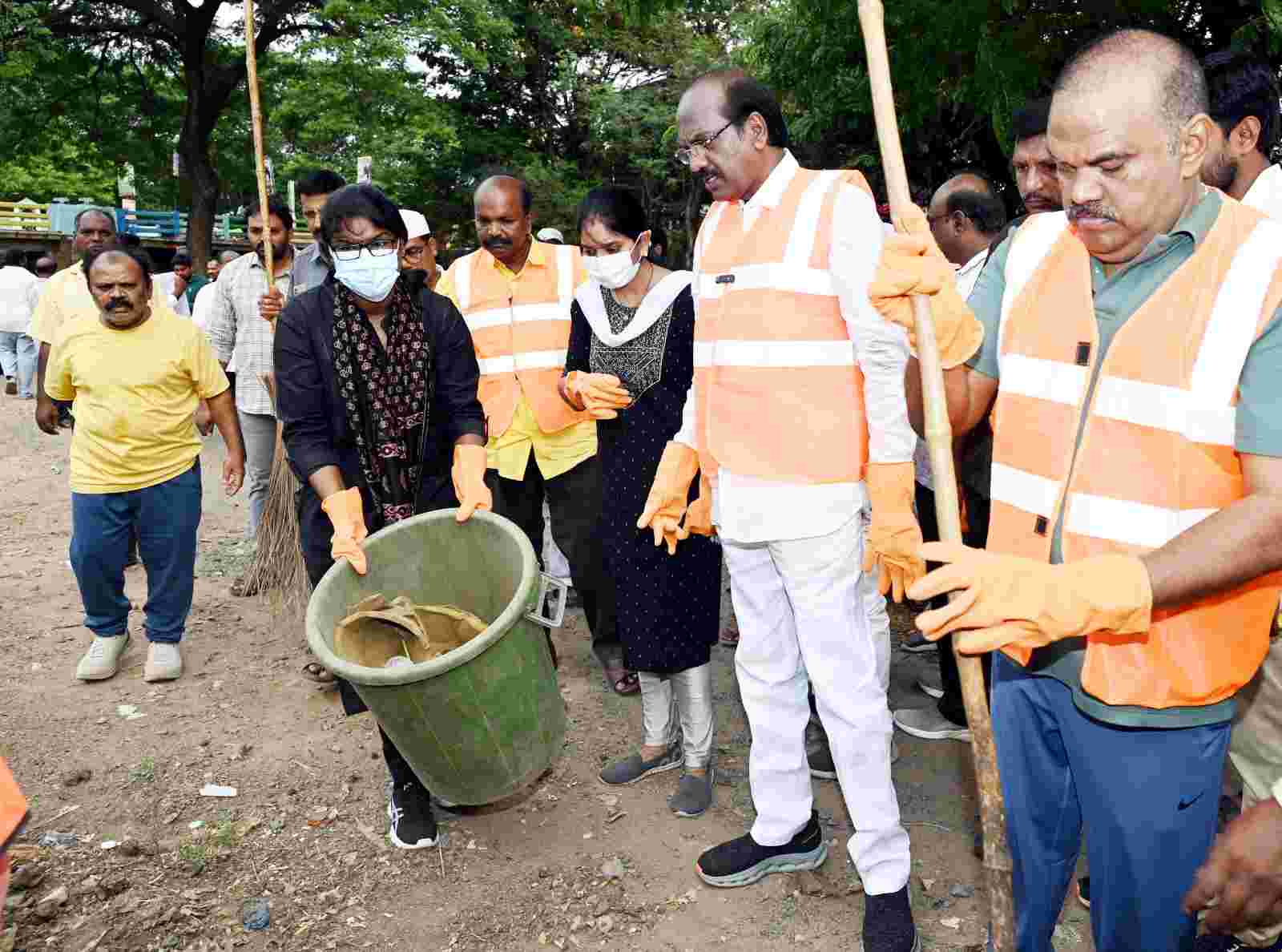 క్లీన్ ఏలూరు జిల్లాగా తీర్చిదిద్దడంలో ప్రతీ ఒక్కరూ భాగస్వాములు కావాలి