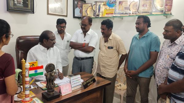  ప్రజా సమస్యల పరిష్కారానికి కూడా చిత్తశుద్ధితో పనిచేస్ఎతున్మ్మెనాము  ఎమ్మెల్యే బడేటి చంటి 