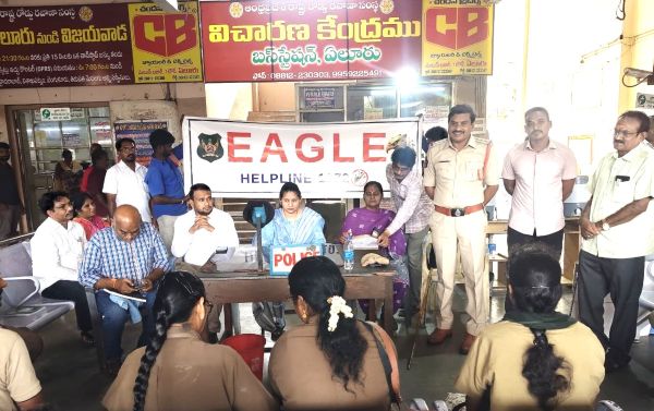 మాదకద్రవ్యాల నిర్మూలలో  భాగంగా పోలీసు,డాగ్ స్క్వాడ్  సంయుక్తం గా ప్రత్యేక తనిఖీలు ..!