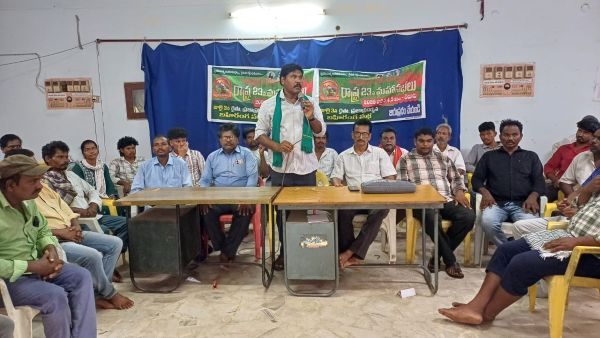 విదేశీ పాల ఉత్పత్తుల దిగుమతులను ఆపాలి.పాలకు గిట్టుబాటు ధర కల్పించి పాడి రైతులను ఆదుకోవాలి.