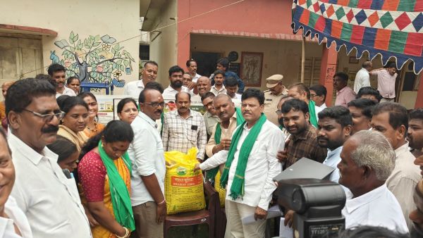 ఆత్మ వారి ఆధ్వర్యంలో బయో ఫెర్టిలైజర్ ఎరువుల వాడకం పై రైతులకు శిక్షణ కార్యక్రమం