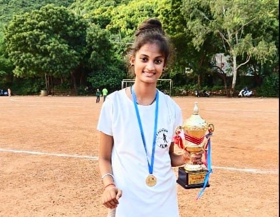 జాతీయస్థాయిలో హాకీ పోటీలకు అనకాపల్లి జిల్లా నుంచి కోరుకొండ దుర్గా శ్రావణి ఎంపిక..!
