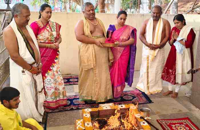 లోక కల్యాణార్థం ఘనంగా జ్యేష్ట పౌర్ణమి యజ్ఞం: 