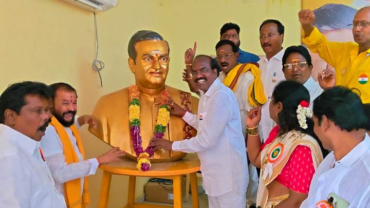 ఎందరో త్యాగధనుల త్యాగ ఫలితమే నేడు మనం పీల్చుతున్న స్వేచ్ఛా వాయువు..
