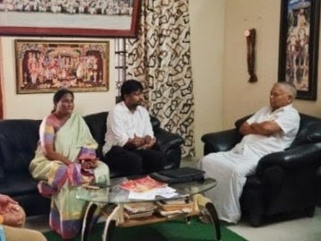 పప్పల చలపతిరావును కలిసిన టీడీపీ మాజీ జెడ్పీటీసీ లాలం భవాని,భరత్..!